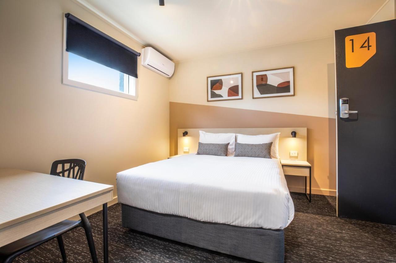Nightcap At Manhattan Hotel Ringwood Εξωτερικό φωτογραφία
